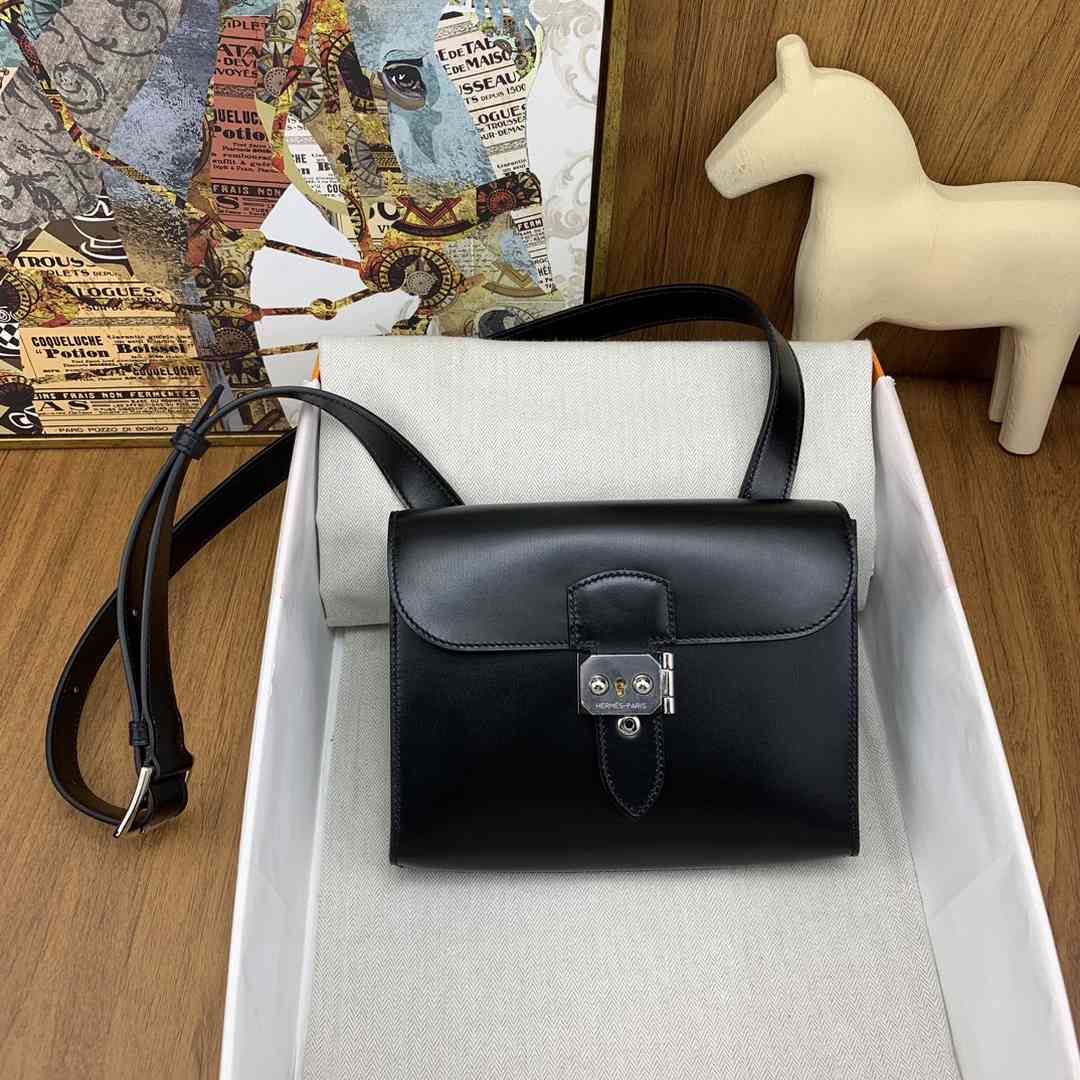 Sac a Depeches 21 box calfskin noir PHW